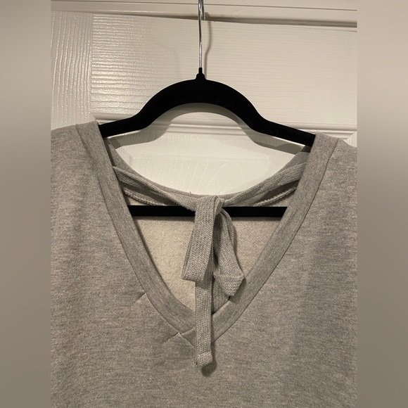 Tampa Bay Buccaneers Size M Touch Outfield Deep V-Back Tie Pullover Sweatshirt - Picture 10 of 12